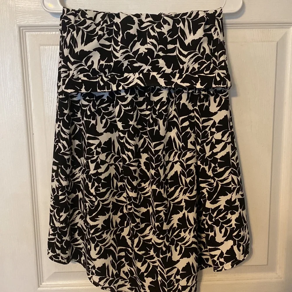•Skirt• - Picture 2 of 4
